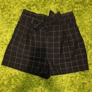 SUPER CUTE PREPPY PLAID BLACK HIGH-WAISTED SHORTS